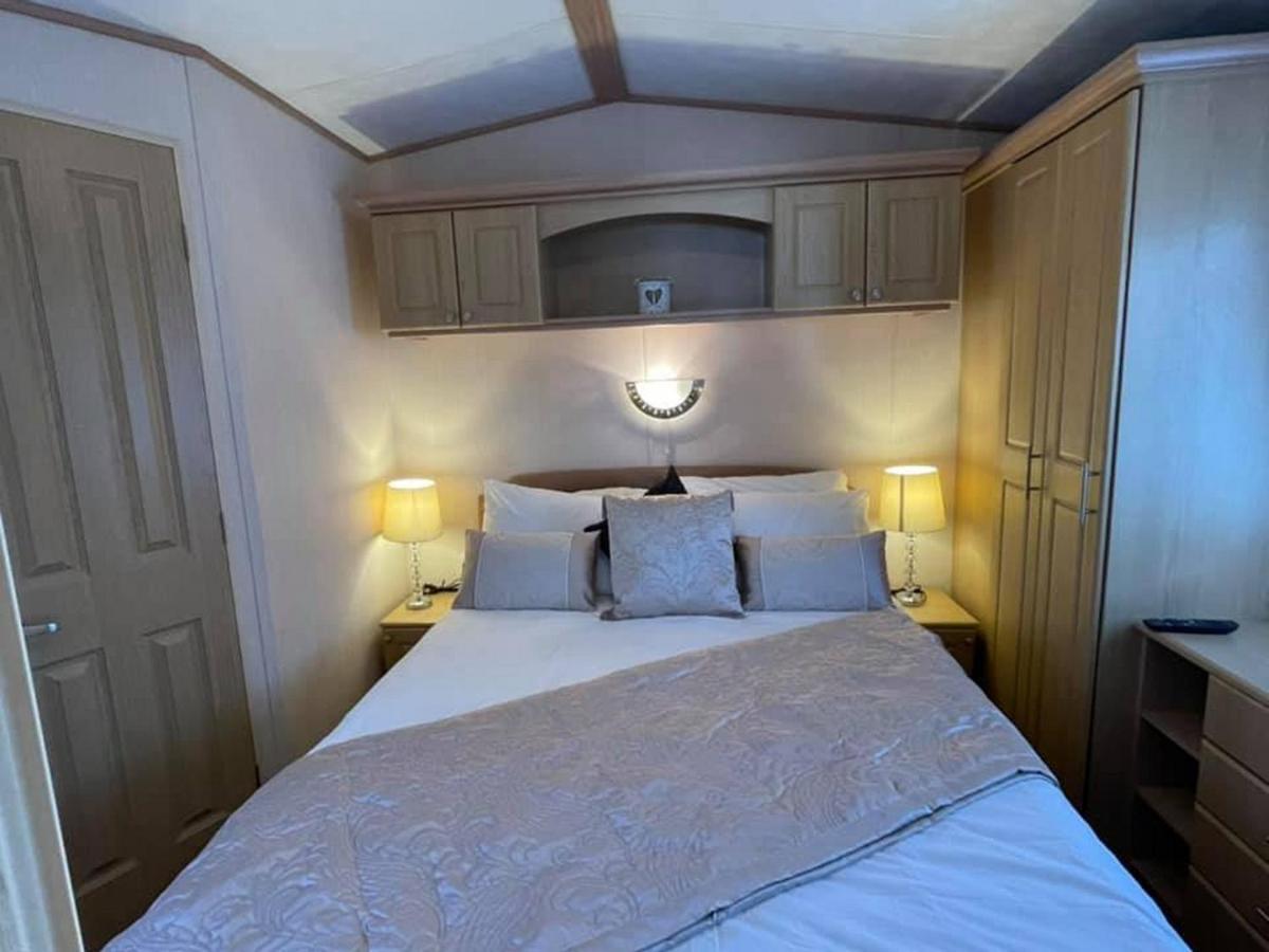 Mudeford Beach Lodge Buitenkant foto