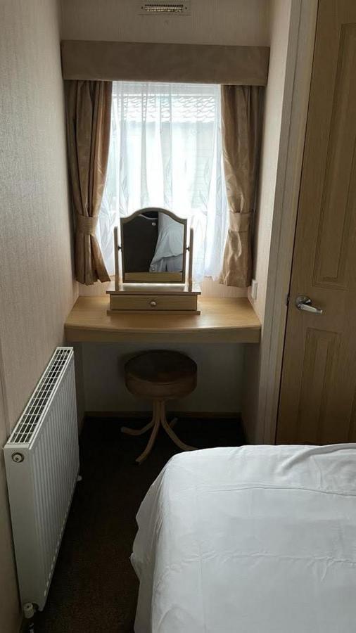 Mudeford Beach Lodge Buitenkant foto