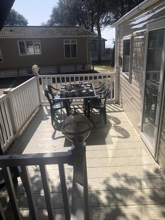 Mudeford Beach Lodge Buitenkant foto