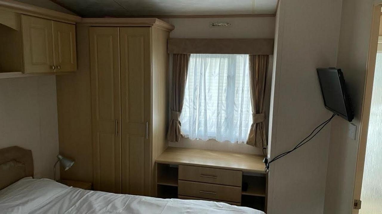 Mudeford Beach Lodge Buitenkant foto