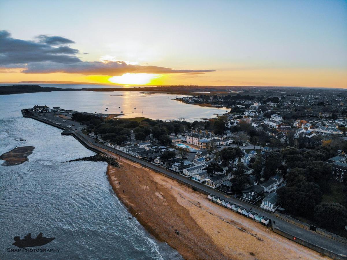 Mudeford Beach Lodge Buitenkant foto