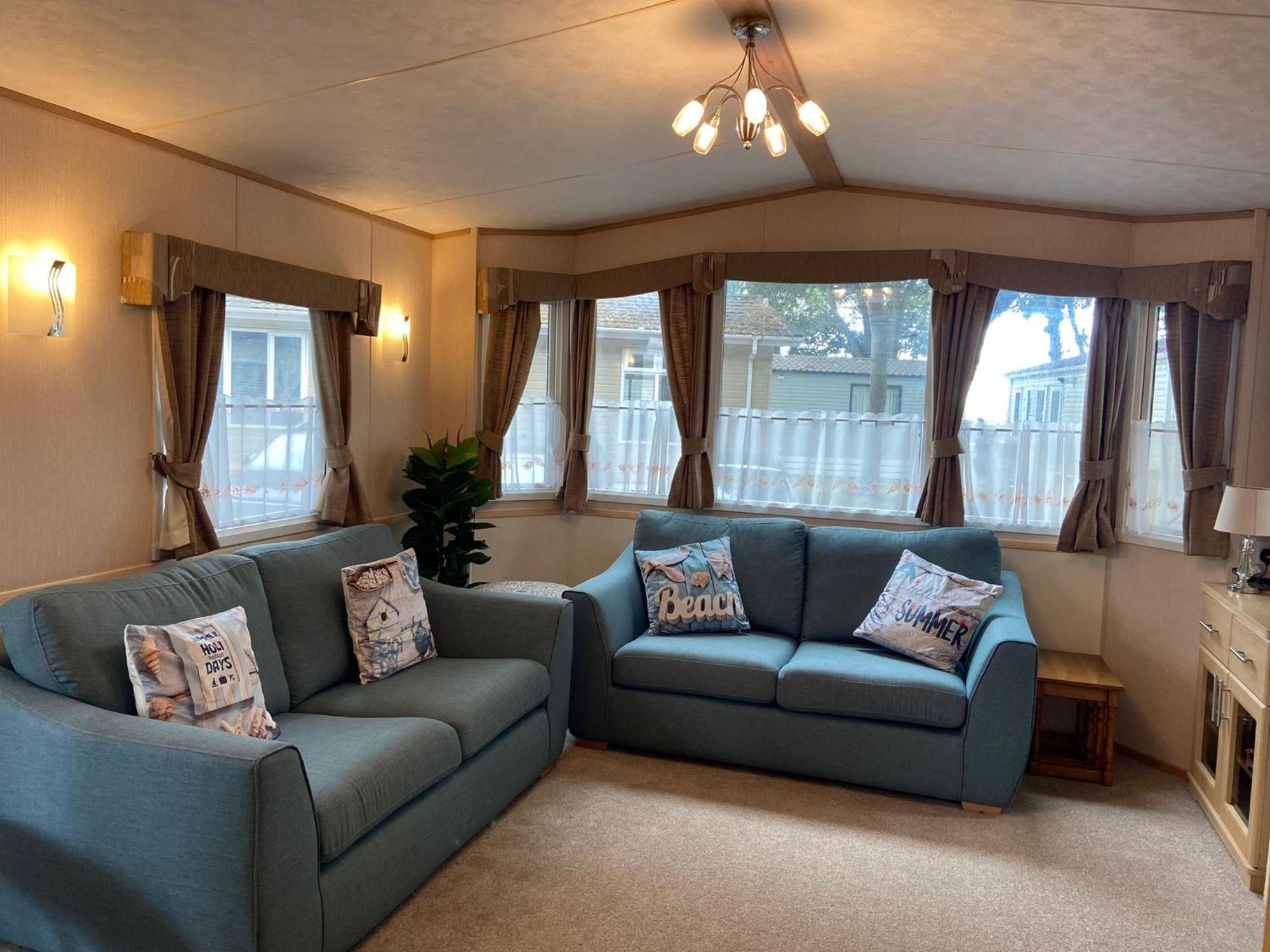 Mudeford Beach Lodge Buitenkant foto